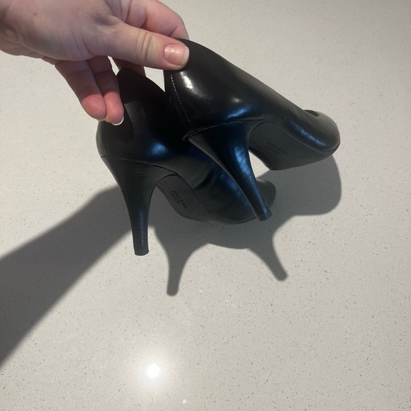 Franco Sarto classic black pumps size 8 1/2 - Picture 6 of 14